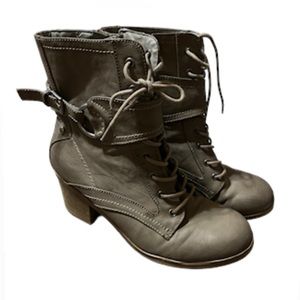 Ladies 9 1/2 Guess Mid Calf Lace Up Chunky Heel Boots